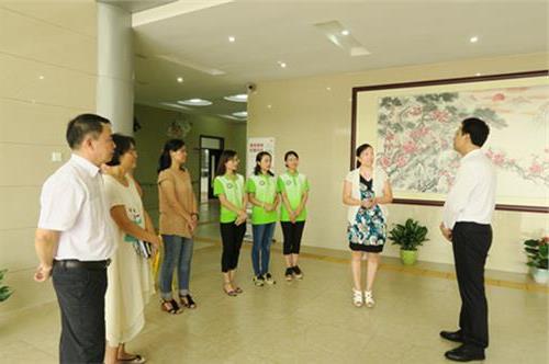 杨文龙副市长 中山市人民政府副市长杨文龙到中山市残疾儿童教养学校调研