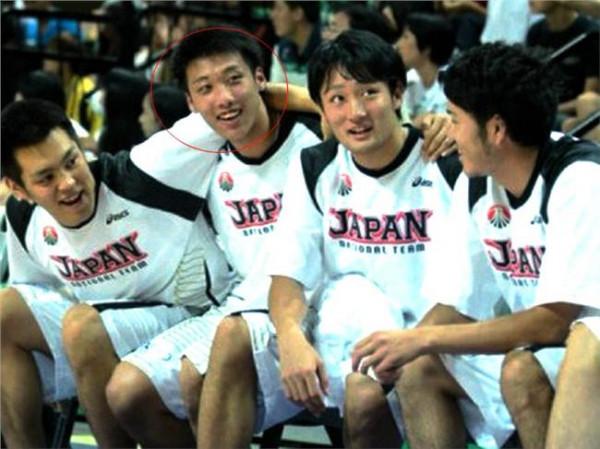 >张本天杰采访 日本作家采访张本天杰: 做为日本人赢了中国队感觉太好了