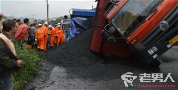 台湾超载货车肇事致26车受损 棕榈树让约20人幸免于难