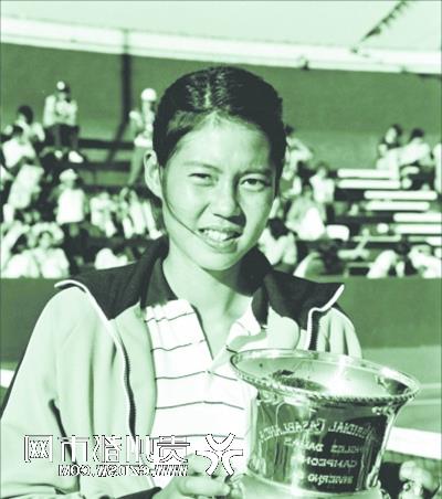 网球运动员胡娜简介