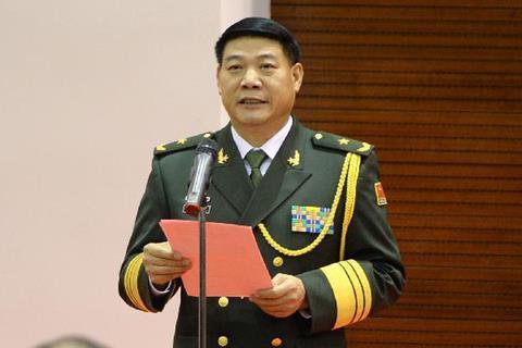 驻港部队司令员谭本宏晋升中将(图)