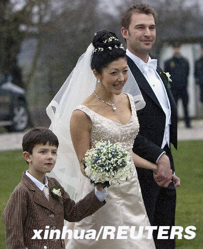 >丹麦前王妃文雅丽与摄影师举行婚礼