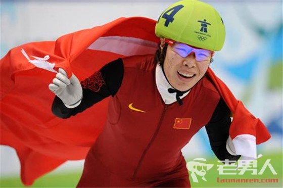 历届冬奥会中国代表团旗手盘点：女选手两度当选
