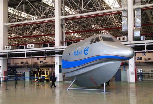 >滨州金毅设备公司打造“中国制造”浮箱履带式水陆两用设备