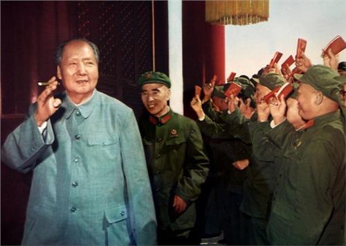 余隆是毛泽东的儿子 林彪的衰落:推出儿子犯了毛泽东的大忌?