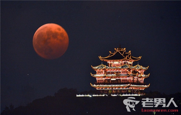 >月全食将现身天宇 中国各地可赏红月亮美景