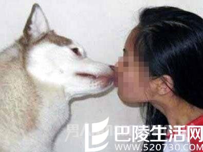 女子上班前吻别爱犬:嘴唇被咬裂 唇肉快掉下险毁容