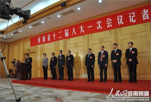 王艳玲副省长 新一届省长、副省长与记者见面 王艳玲是当选的唯一女性