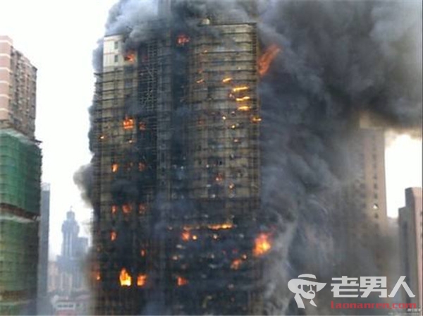 越南高层公寓起火 致13人死于窒息或高楼坠下