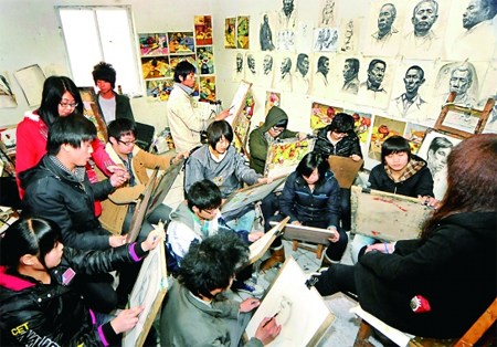 >清华大学美术学院2015年计划招收240人 文史类考生均可报考