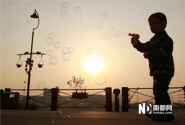 少年蠢事:上海泡泡——四川曾颖
