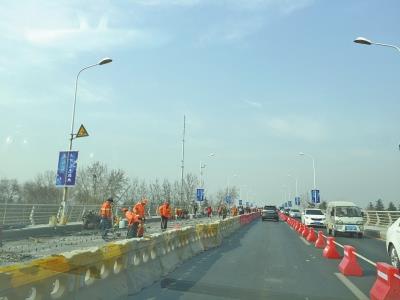 >刘江黄河大桥造价 黄河公路大桥维修造成拥堵车辆尽量绕行
