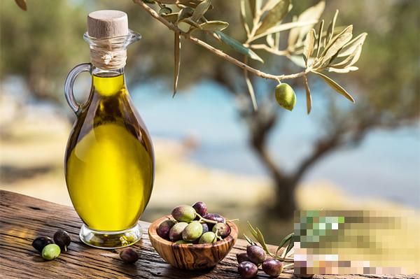 >橄榄油的祛斑方法_橄榄油祛斑效果揭秘！推荐分类