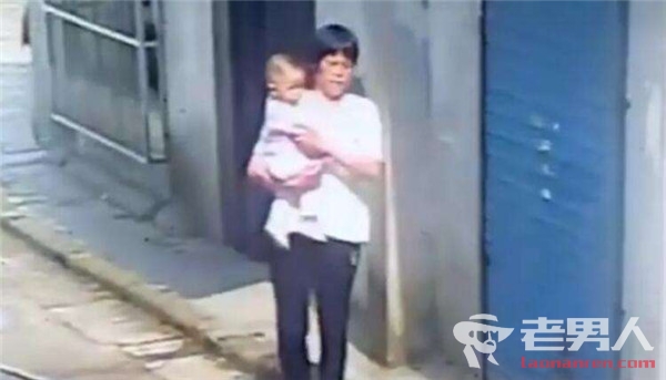 上海1女婴被人抱走 嫌犯此前已在公园观望10天