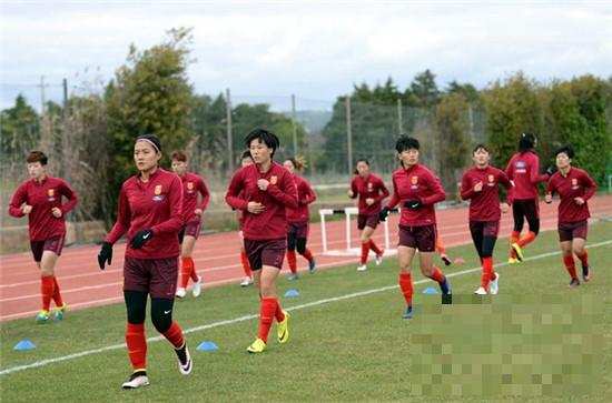 >中国女足被逆转 主教练称传球失误多丢球太容易