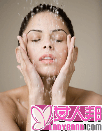 >关注女性健康 夏季凉水洗脸有危害，教你洗脸的正确方法