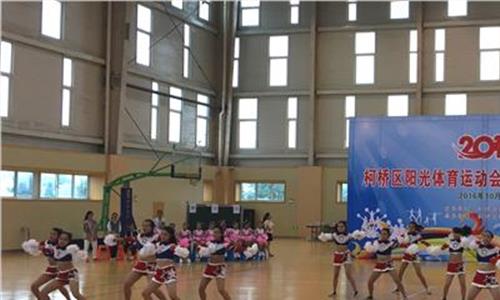 啦啦操分解动作教程 第四届北京啦啦操锦标赛举行