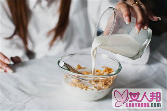 >全脂牛奶粉有什么好处 全脂牛奶粉的营养价值