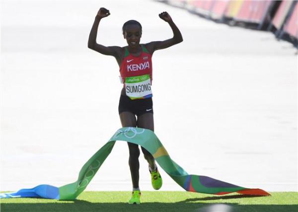 歌手朱晓琳 非洲名将夺女子马拉松金牌 中国选手朱晓琳第六