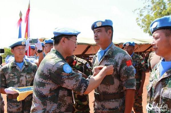 蒋庆泉授勋仪式 中国赴南苏丹瓦乌维和部队举行授勋仪式