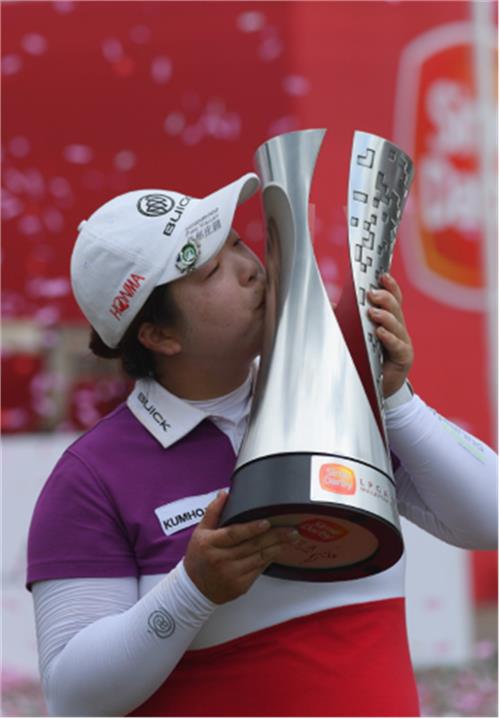 >冯珊珊17冠 冯珊珊赢取第三个LPGA冠军 职业生涯已获得10冠