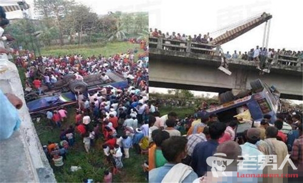 印度客车坠桥事故 原因不明疑超车失控造成