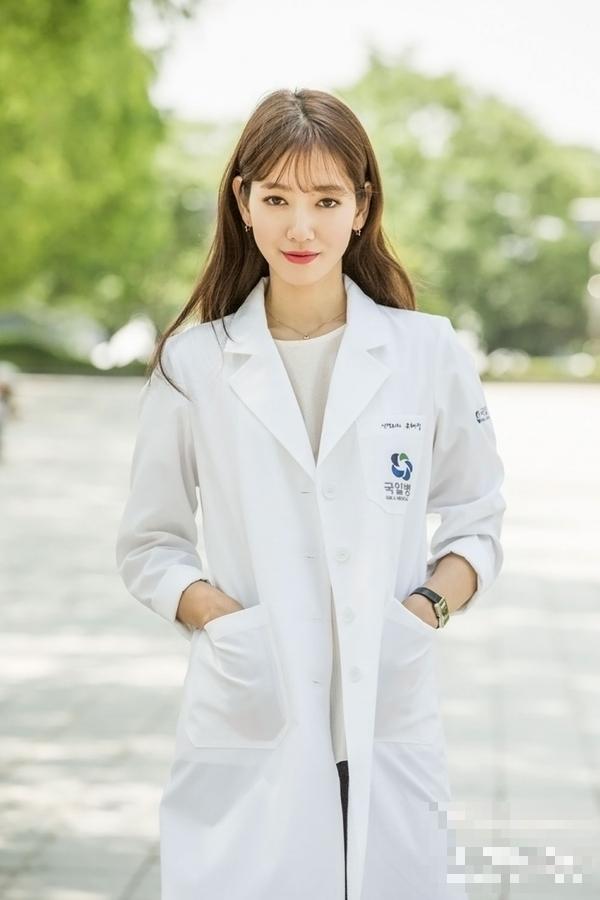 >《Doctors》刘慧静变身女演员，惊喜客串的朴信惠新电影要来啦！