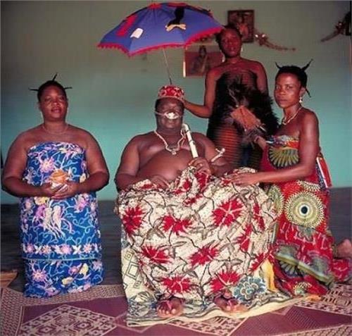 >非洲原始部落一夫多妻 一夫多妻 的混乱生活