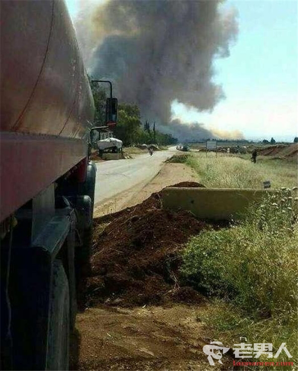 叙空军基地发生爆炸 美组织反叛武装反击吗