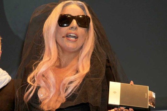 Lady Gaga为宝丽来设计打印机 售价119.99欧元