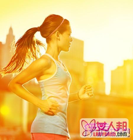 >告诉你早上跑步注意事项   科学晨跑才对健康有益