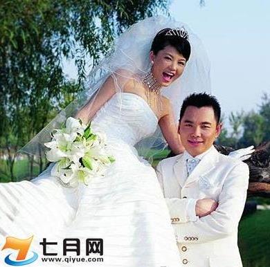 李湘前夫现在的老婆李佳薇照片资料曝光 王岳伦介意李湘的前夫吗