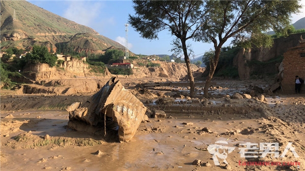 甘肃东乡特大暴雨引发山洪 已致7人死亡8人失踪