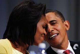 奥巴马妻子米歇尔简历及女儿照片 奥巴马踹门是真的吗(2)