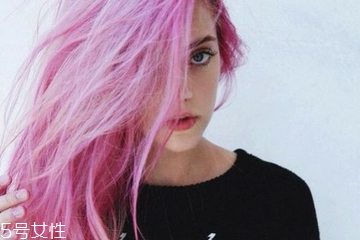 染粉色头发多少钱贵不贵