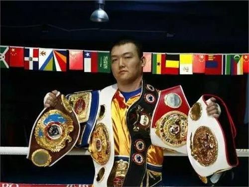 张君龙简历 龙王张君龙师从泰森克星 出众成绩创造拳击历史
