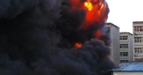 山东临沭工厂爆燃致1死2伤 事故原因正在调查中