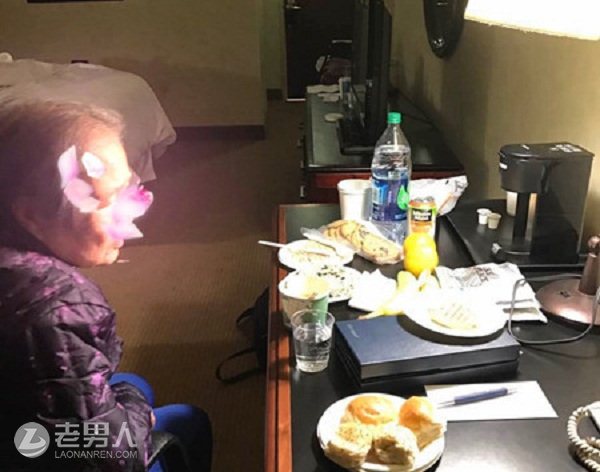 81岁老人被弃美国机场 曾卖北京房子供女儿留美