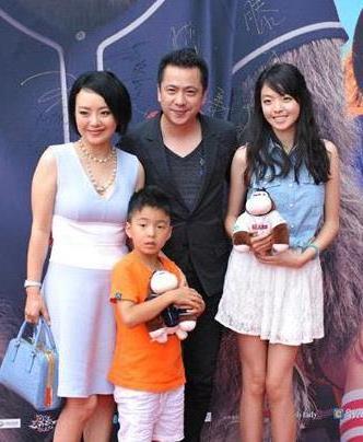 >王中磊老婆和女儿 儿子简介和家庭背景(全家福照片)