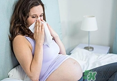 >怀孕1个月发低烧是怎么回事?怀孕1个月发低烧正常吗?