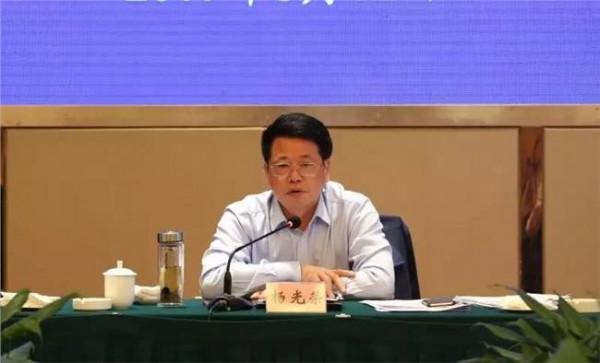 >杨光荣省政府秘书长 杨光荣任省政府党组成员、办公厅党组书记