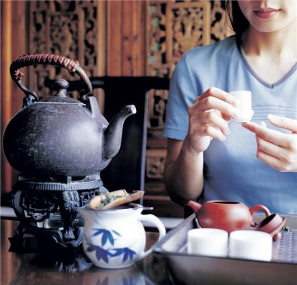 >海南首届茶文化节和首届安溪茶王赛在大坤园茶叶市场开幕