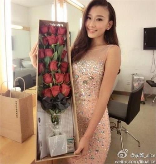 >李念曝哥哥求婚新嫂子非《非诚》李璐 网友:你哥这换人节奏也忒快了(38)