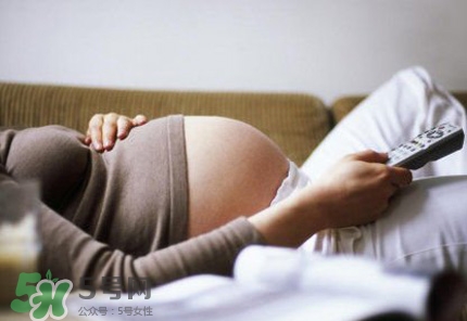 孕妇熬夜对胎儿有什么影响？孕妇熬夜的危害
