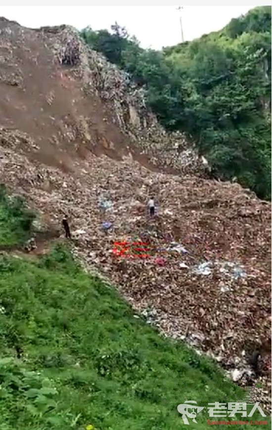 云南镇雄两名儿童失联 疑被塌方的垃圾堆掩埋