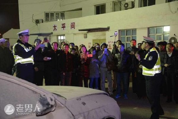 天津交警出奇招 酒驾司机被带到太平间外醒酒