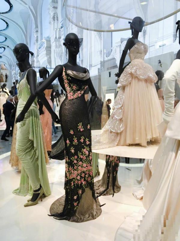 Dior70周年展 舞会晚礼服，件件美成仙