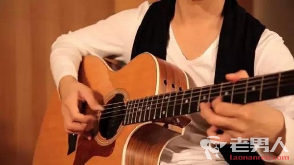 教刘嘉卓吉他的老师是他大伯吗 他的偶像是谁