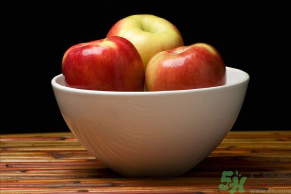 苹果皮上的蜡对身体有害吗？苹果蜡吃了会怎么样？