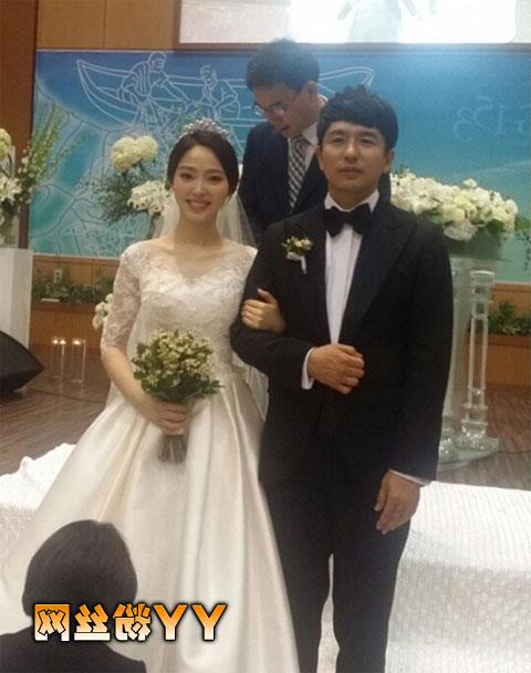 韩国台球女神车侑蓝结婚照片 车侑蓝与作家李智成低调成婚